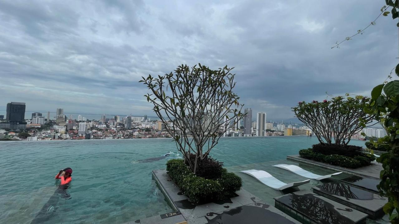 13A Beacon Executive Suites #Rooftoppool #Luxurysuites ジョージタウン エクステリア 写真