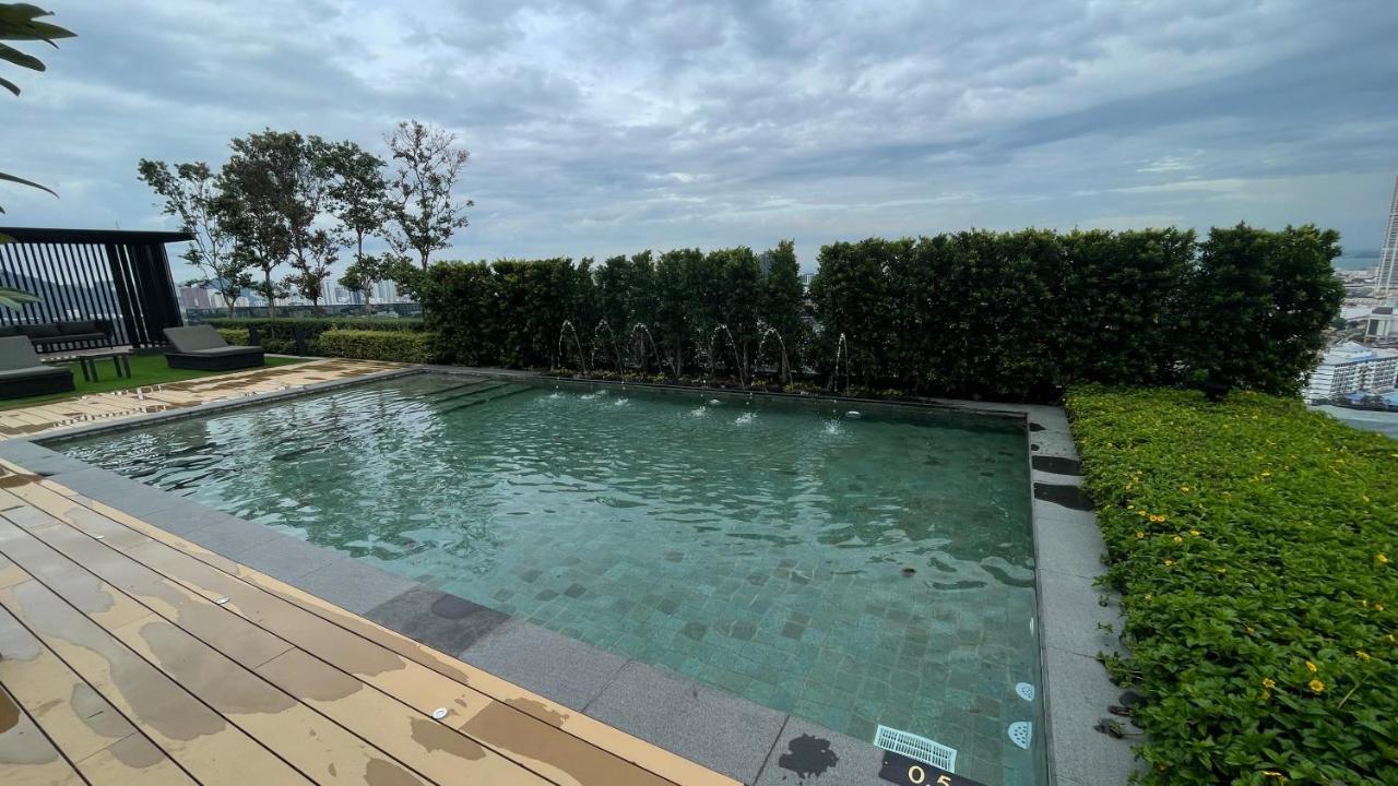 13A Beacon Executive Suites #Rooftoppool #Luxurysuites ジョージタウン エクステリア 写真